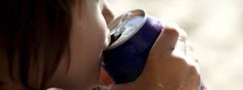 OMS recomenda aumento de impostos de refrigerantes e bebidas açucaradas